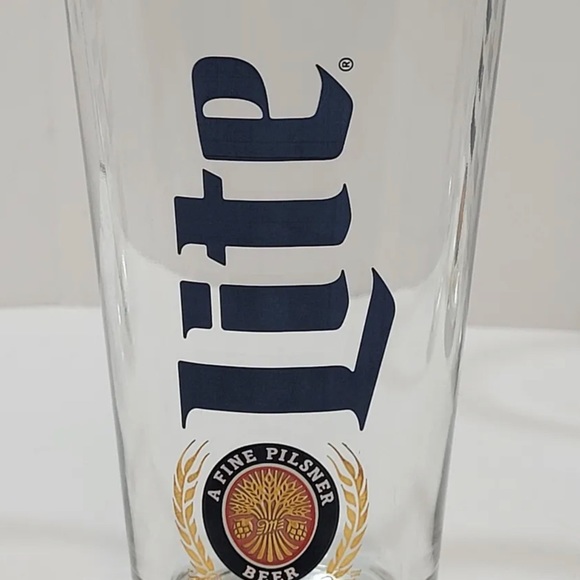 Vintage Miller Lite 16 oz Beer Set of 3 "A FINE PILSNER BEER" Pub Bar Glasses - Picture 2 of 5